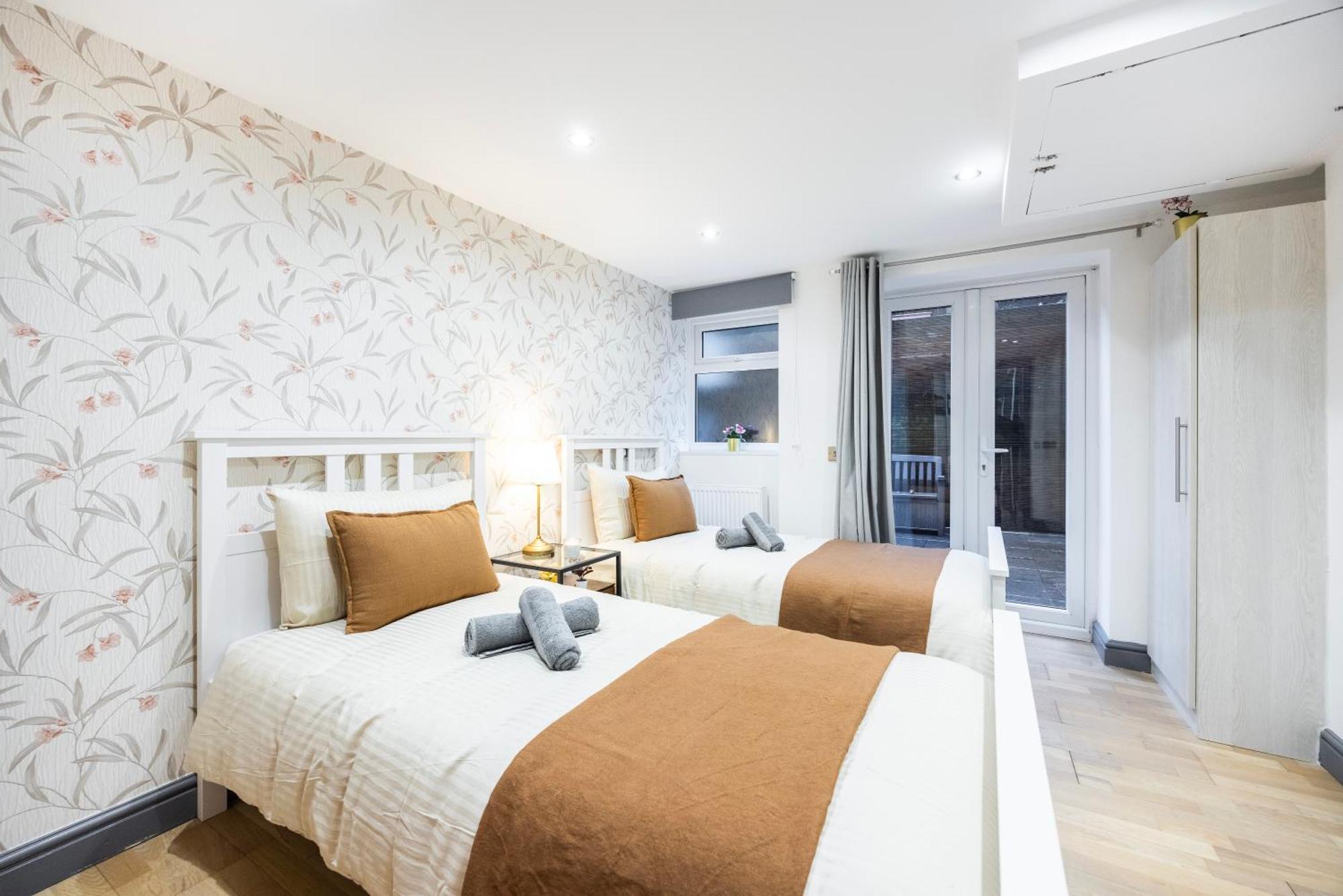 3 Bedroom By River Thames *
