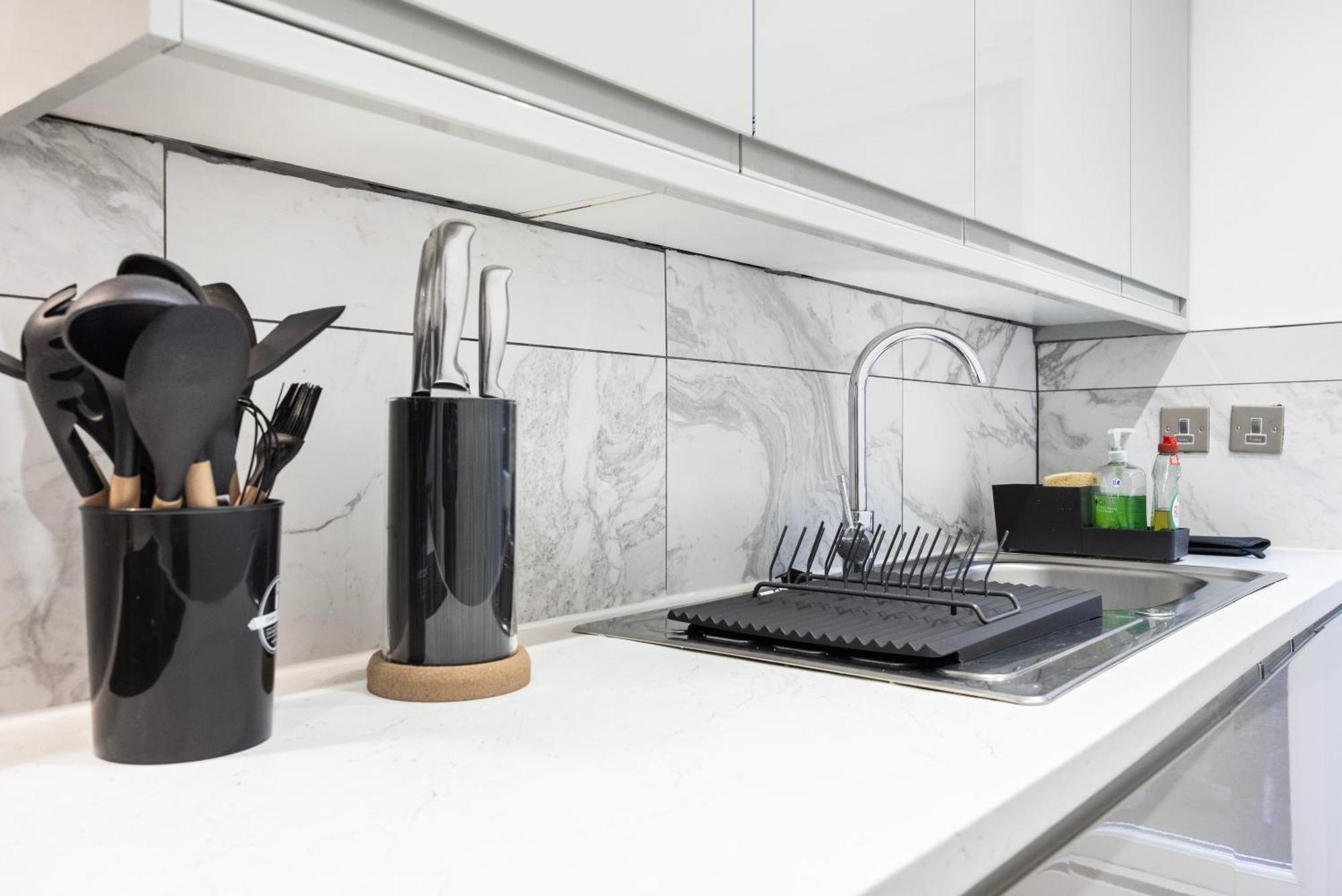 Apartment 3 Bedroom By River Thames London