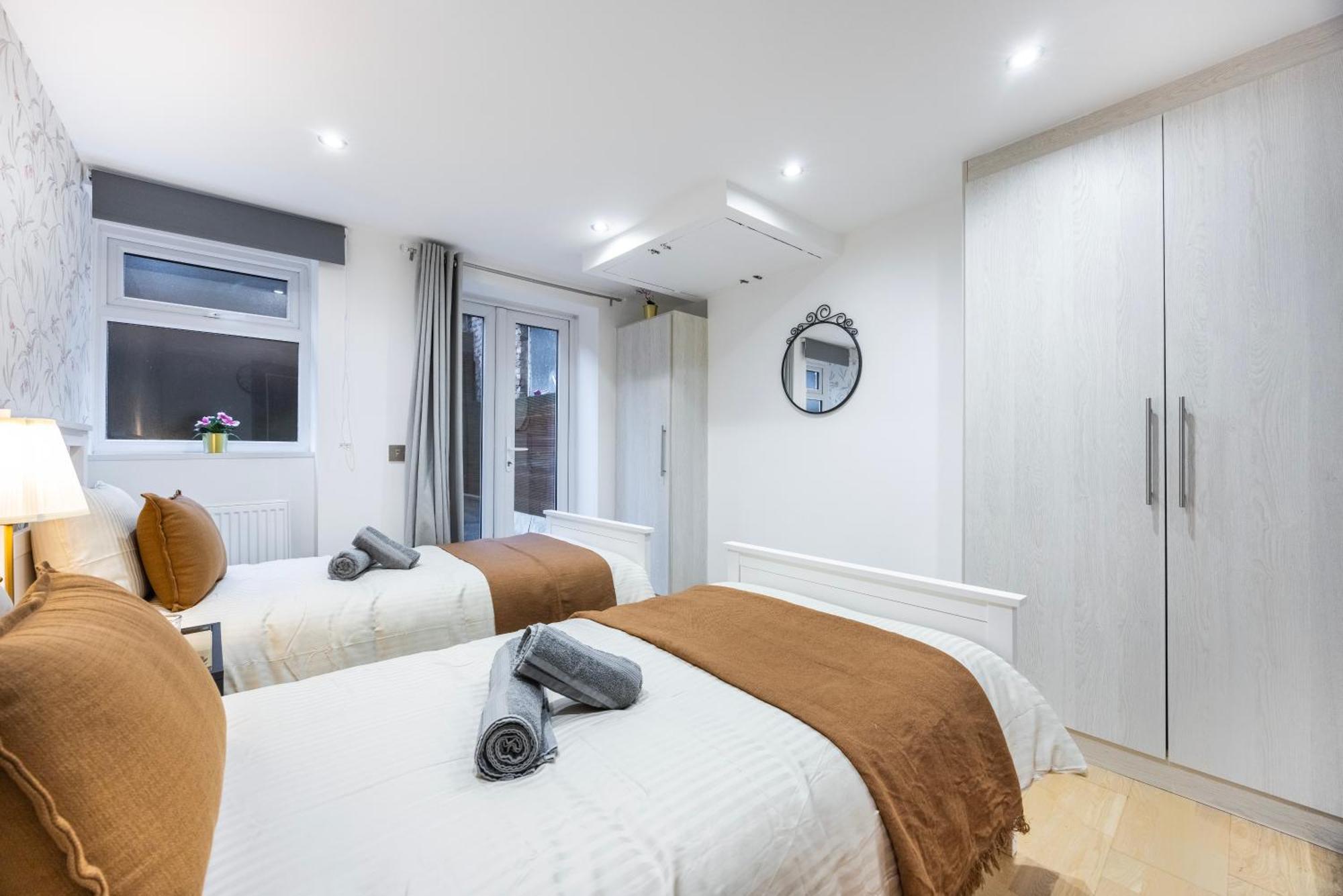 3 Bedroom By River Thames *